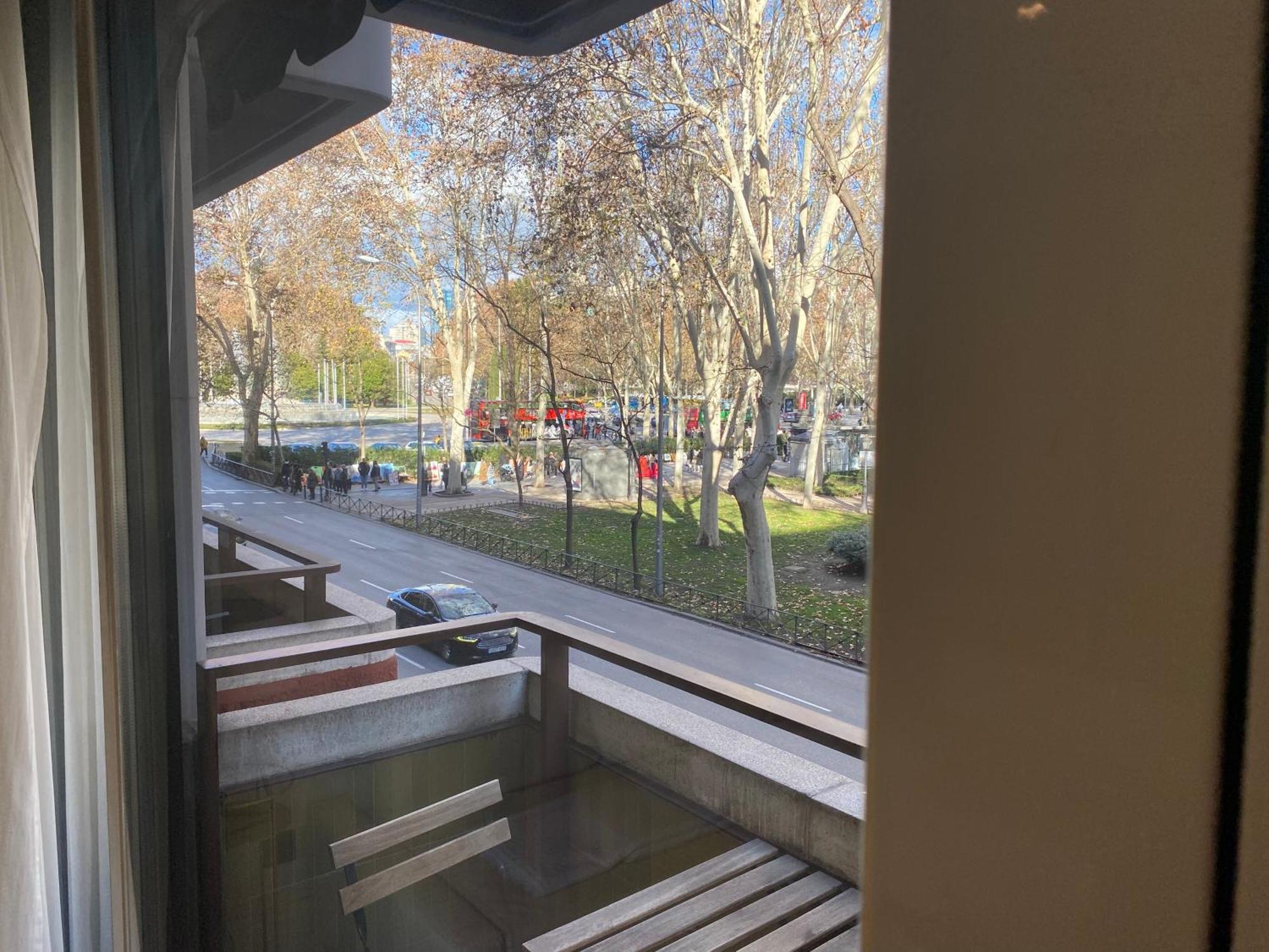 Apartament Lujoso Apto Paseo Del Prado Madryt Zewnętrze zdjęcie